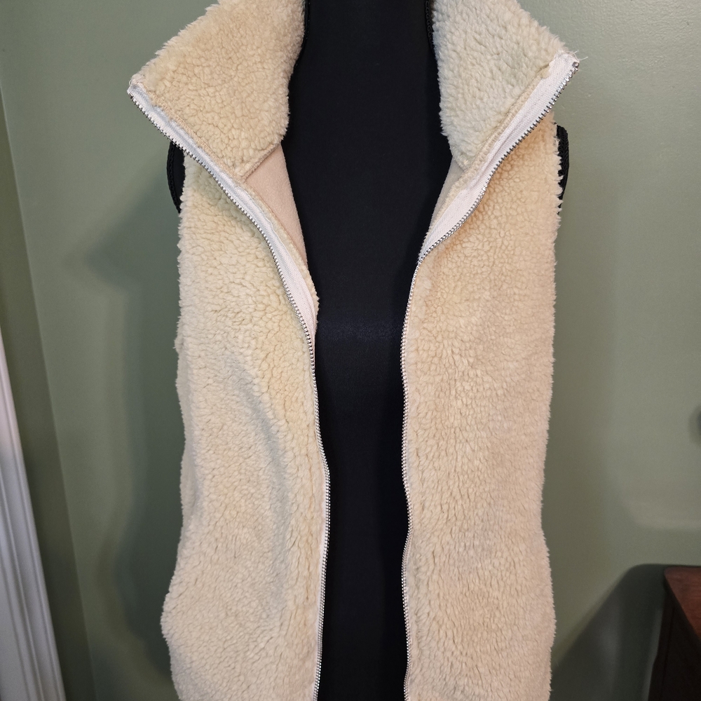 Women's Cream Fleece Vest